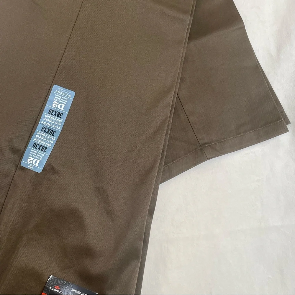 Dockers Men's D2 Signature Khaki Straight Fit Pants Flat Front Khaki Brown 38/30 - Picture 9 of 14